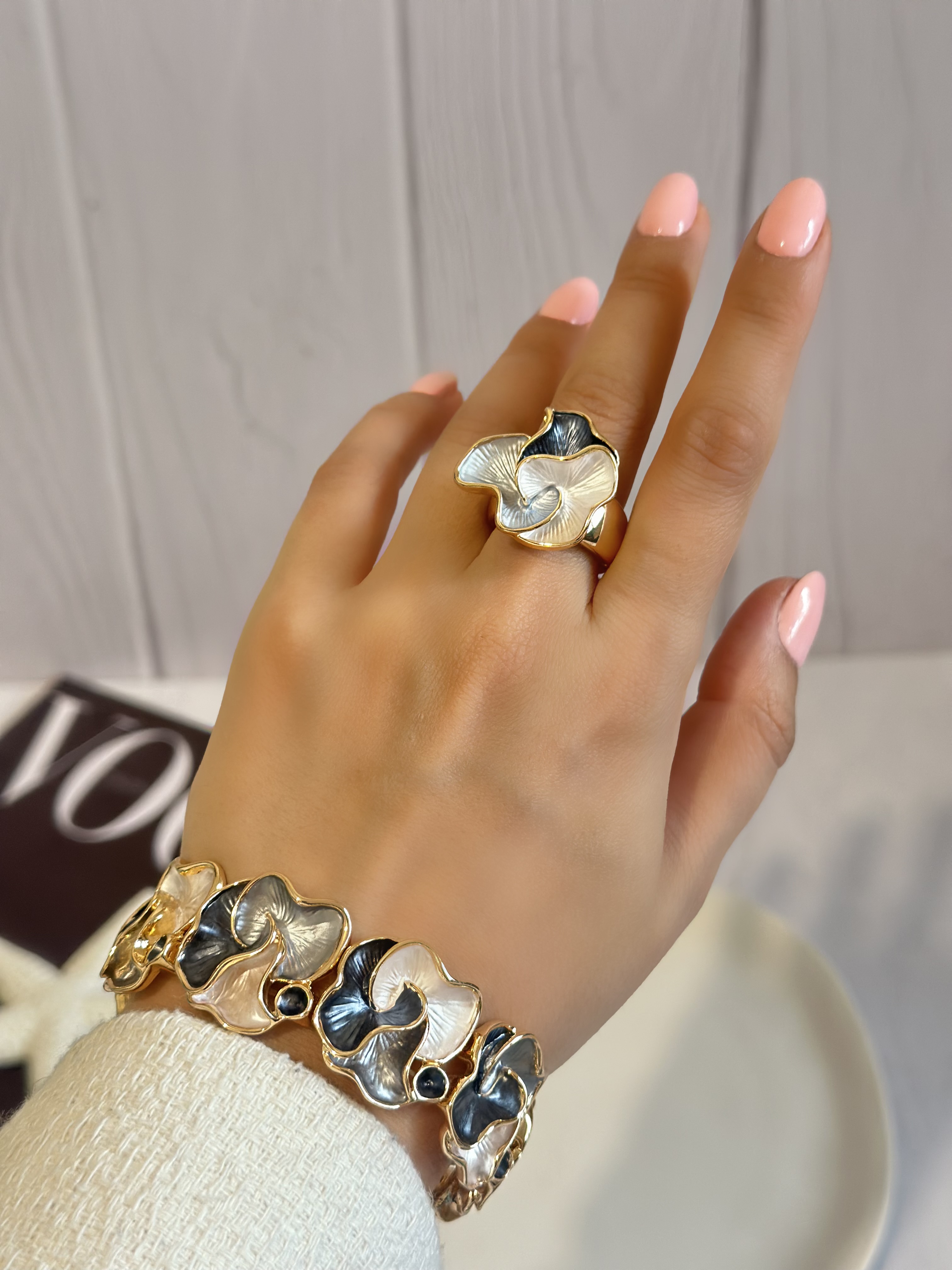 انگشتر زنانه کشی میناکاری گل