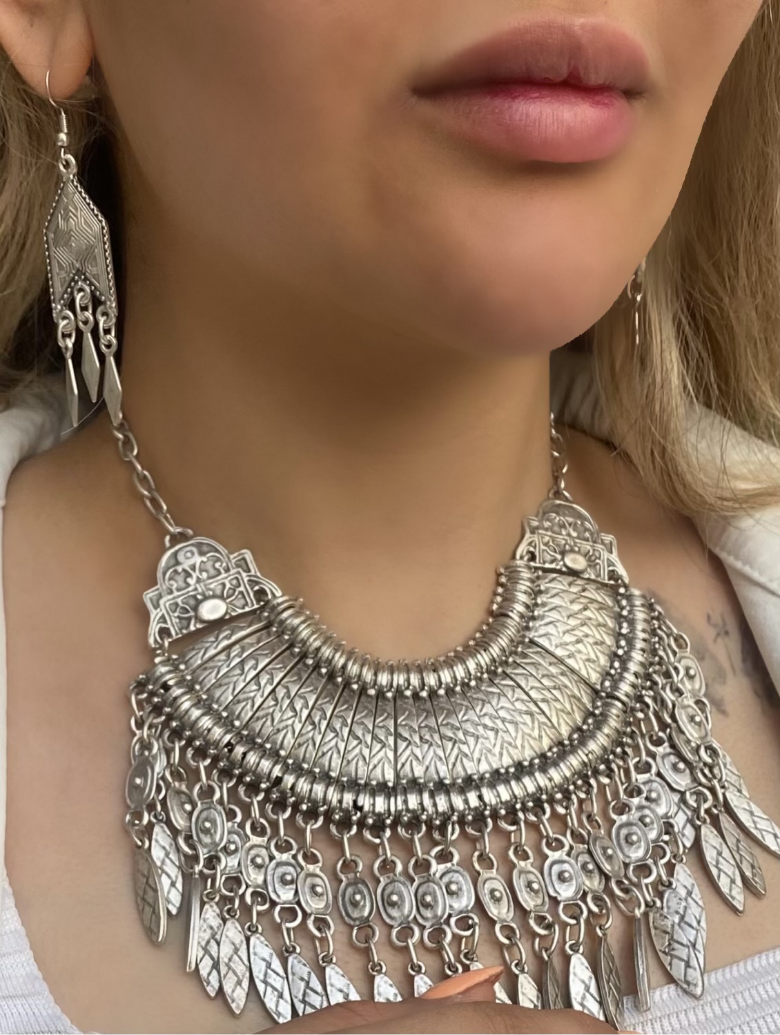 گردنبند زنانه ورشو نقره ای طرح مصری