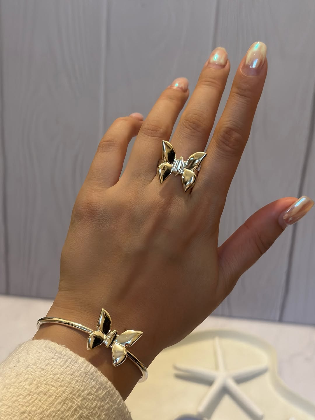 ست دستبند و‌انگشتر نقره اب