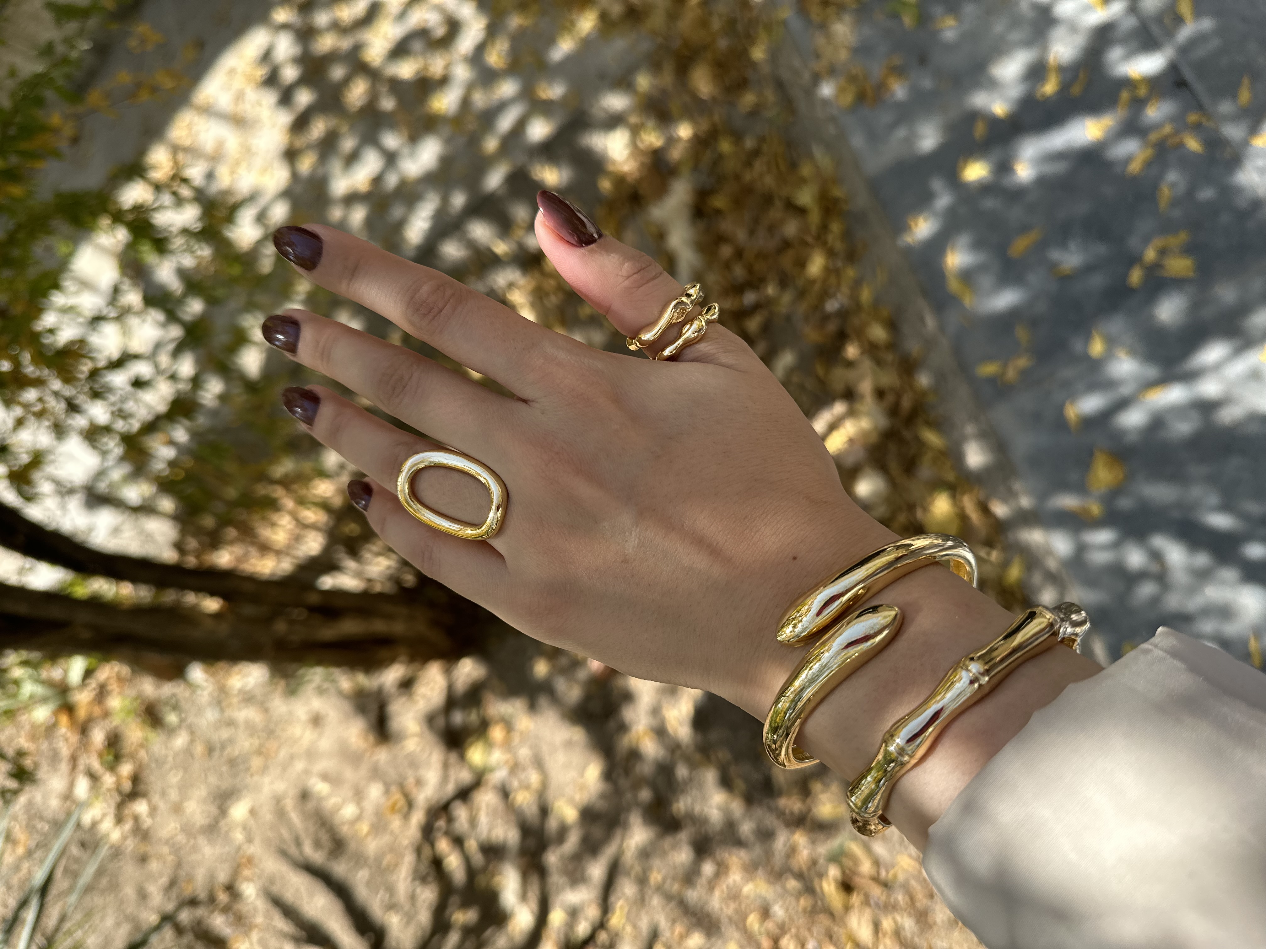 انگشتر زنانه طرح طلا مینیمال