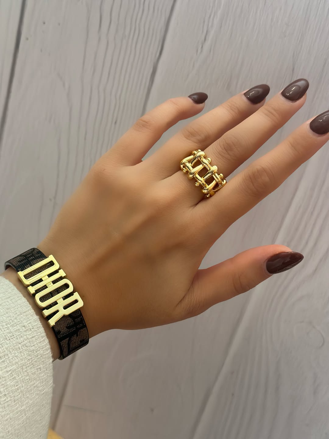 دستبند زنانه چرمی دیور