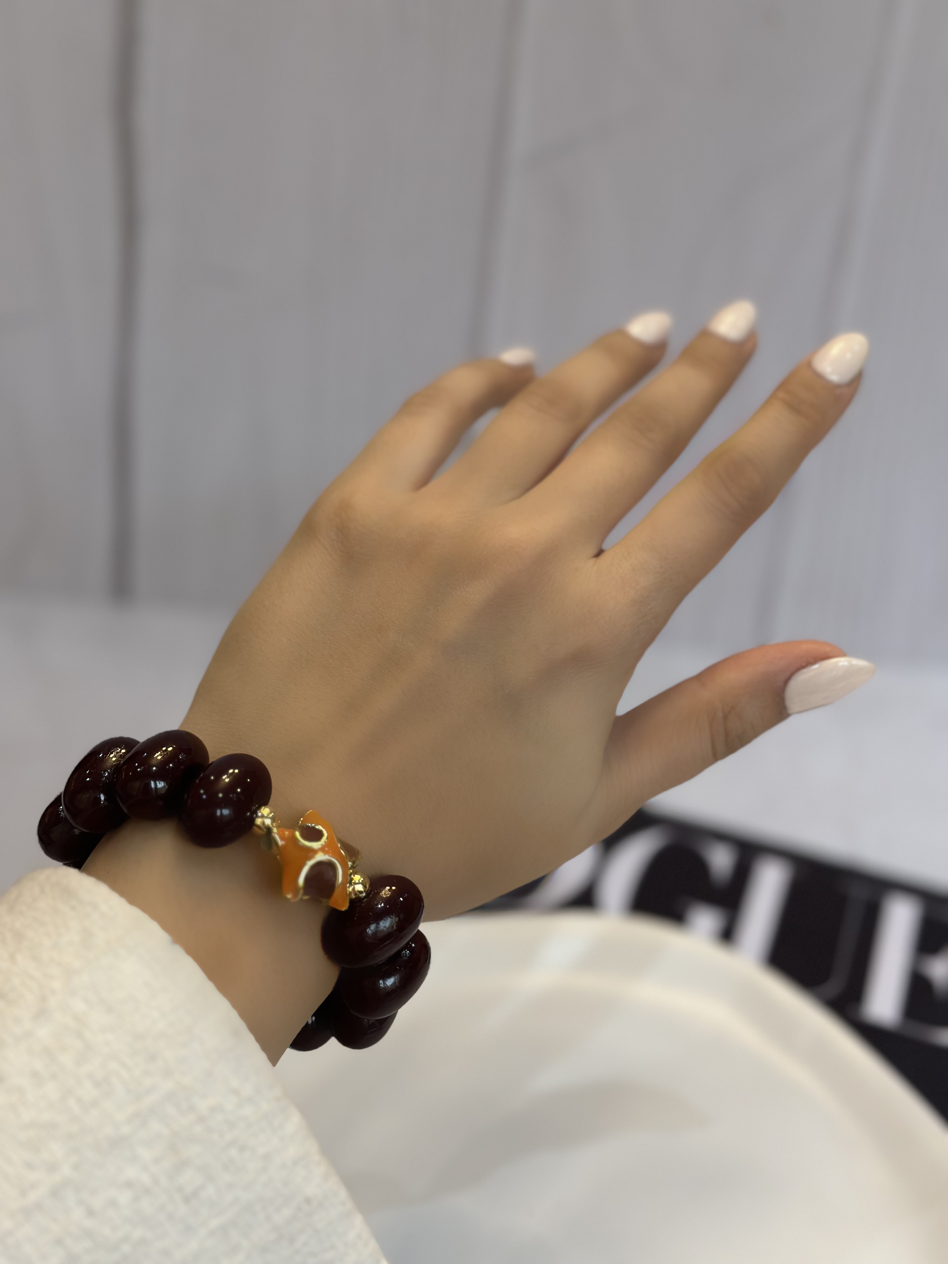 دستبند کشی سنگی‌قهوه ای