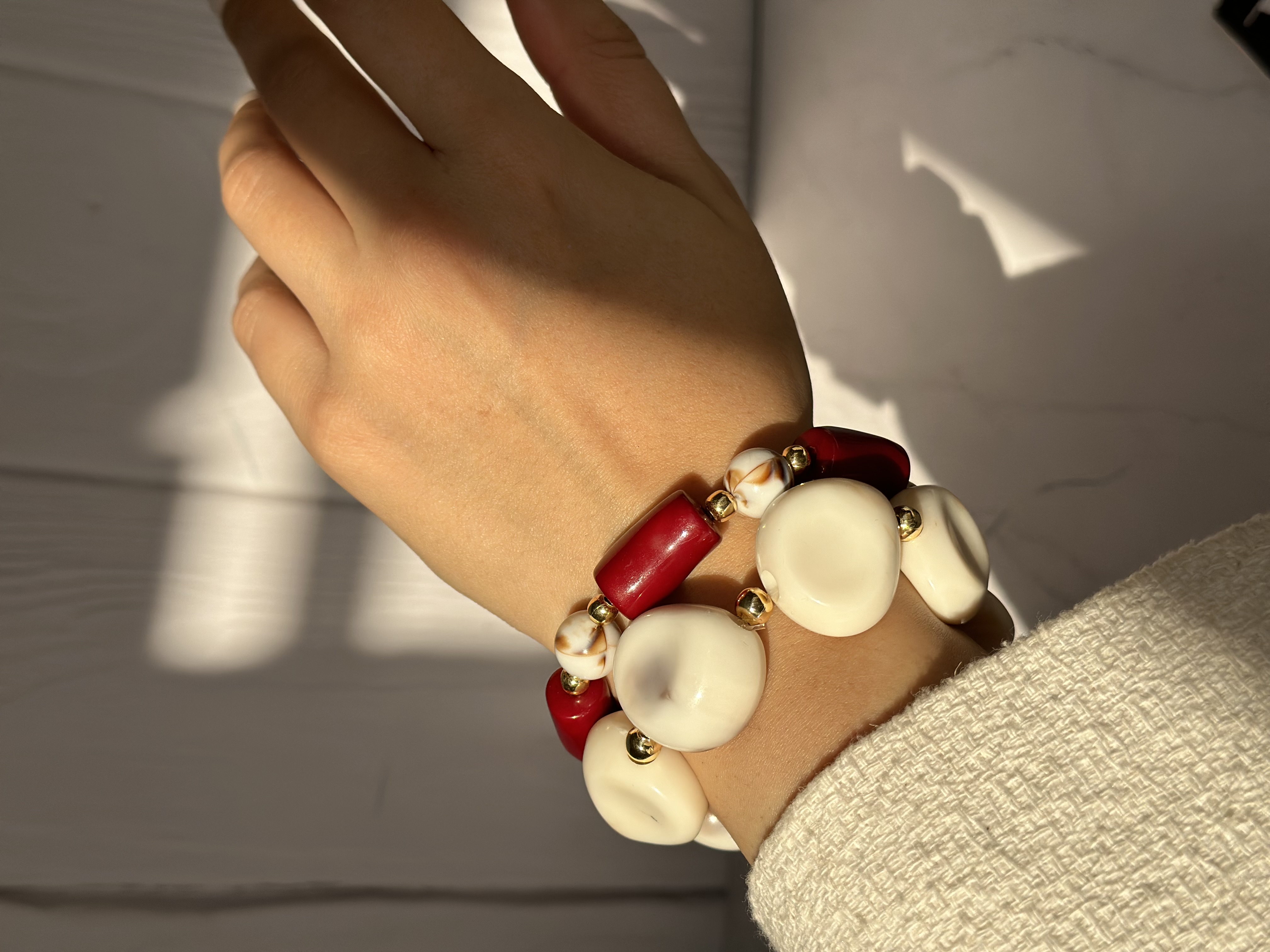 دستبند کشی سنگی قرمز وسفید