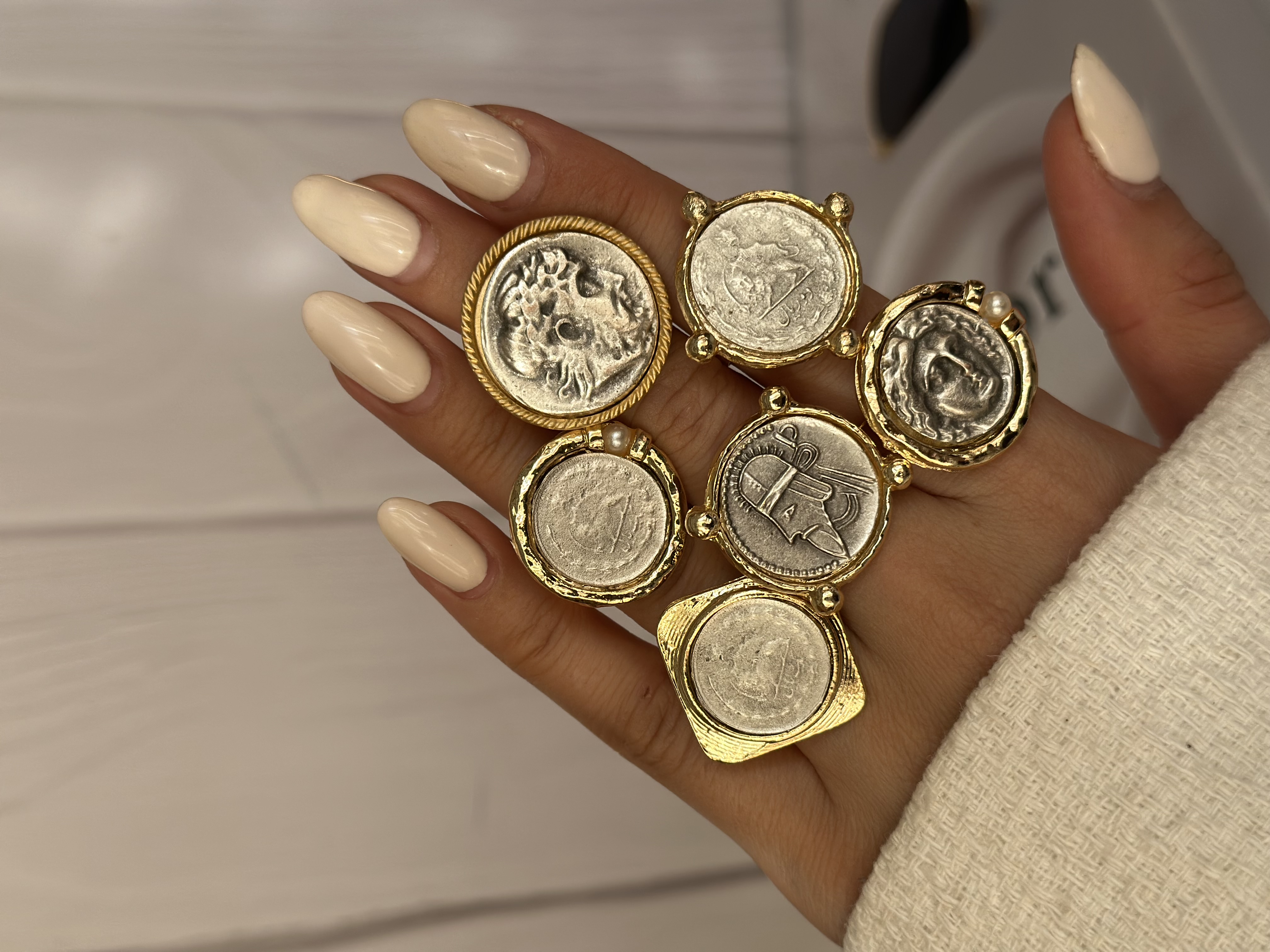 انگشتر زنانه طرح سکه ورشو طلایی