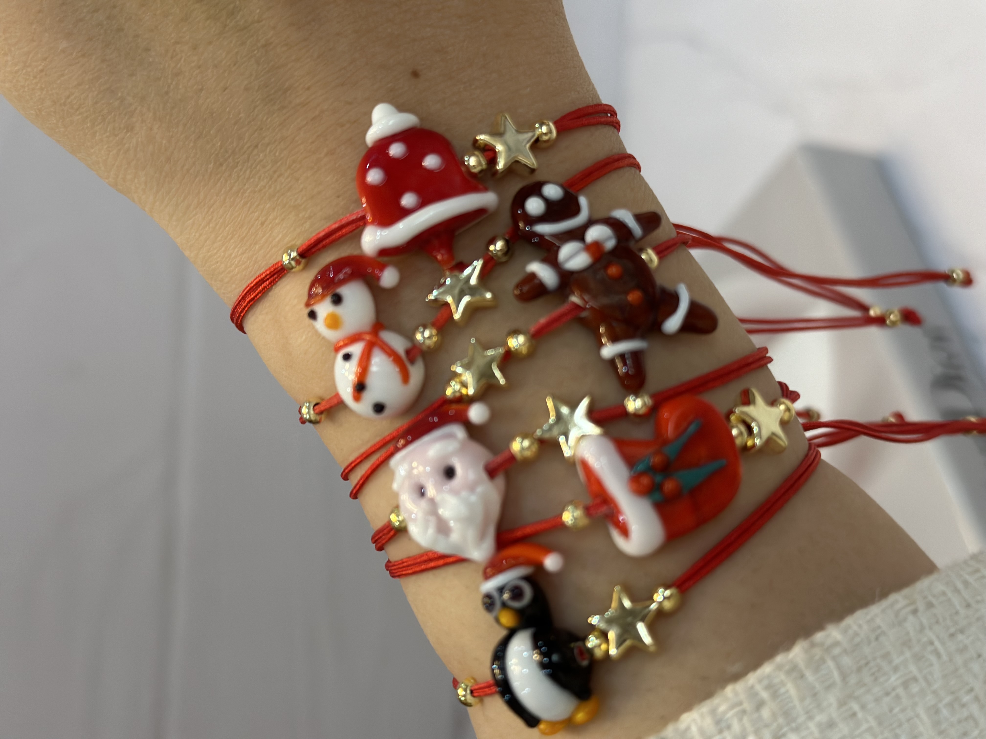 دستبند دخترانه قرمز ادم برفی سنگی