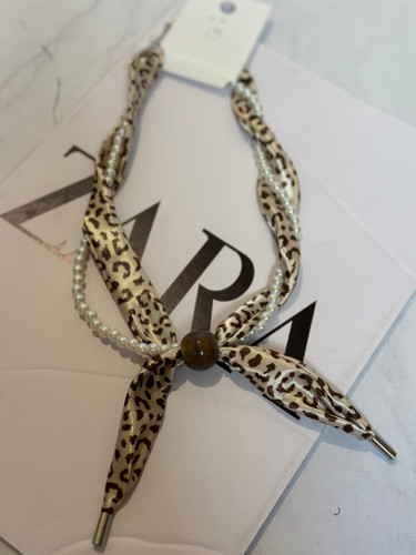 گردنبند زنانه ساتن پلنگی و مرواریدی