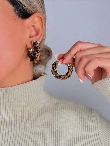 گوشواره زنانه پلنگی حلقه ای جنس چرمی