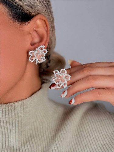 گوشواره دخترانه طرح گلو شکوفه صورتی سفید