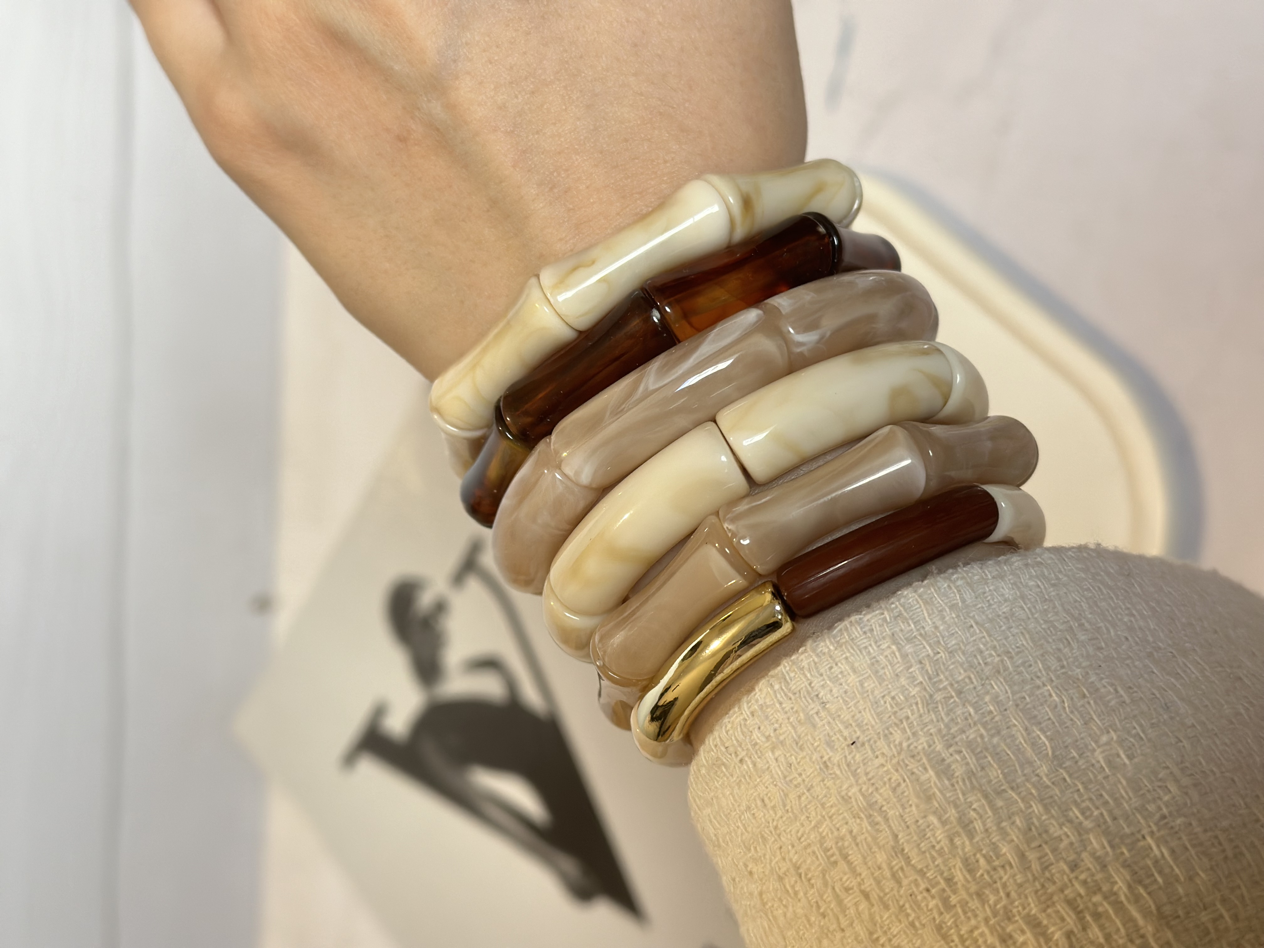 دستبند کشی رزینی رنگ نود و گرم