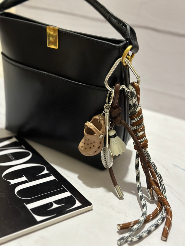 چارم بگ کراکس و بدمینتون