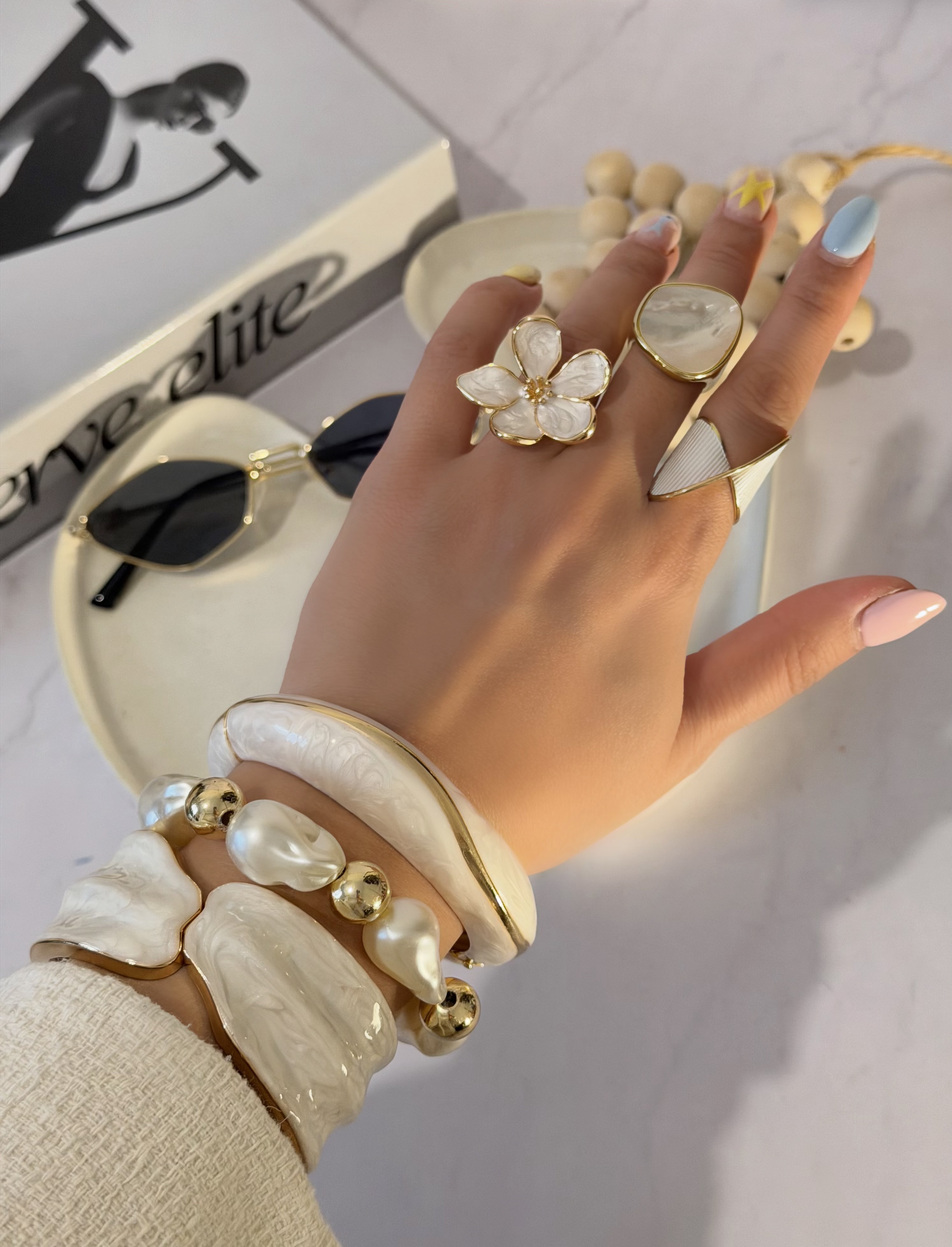 بنگل زنانه  میناکاری رنگ شیری